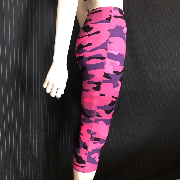 Re-Activate Pink/Purple/Black Camouflage Capris Yoga Workout Tights Size XS - Picture 2 of 8